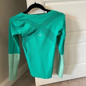 Alo Kelly green long sleeve workout top